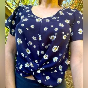 🌼 LOVE FIRE Flutter Sleeve Wrap Top Shirt Navy Blue Daisy Floral 90s y2k Small